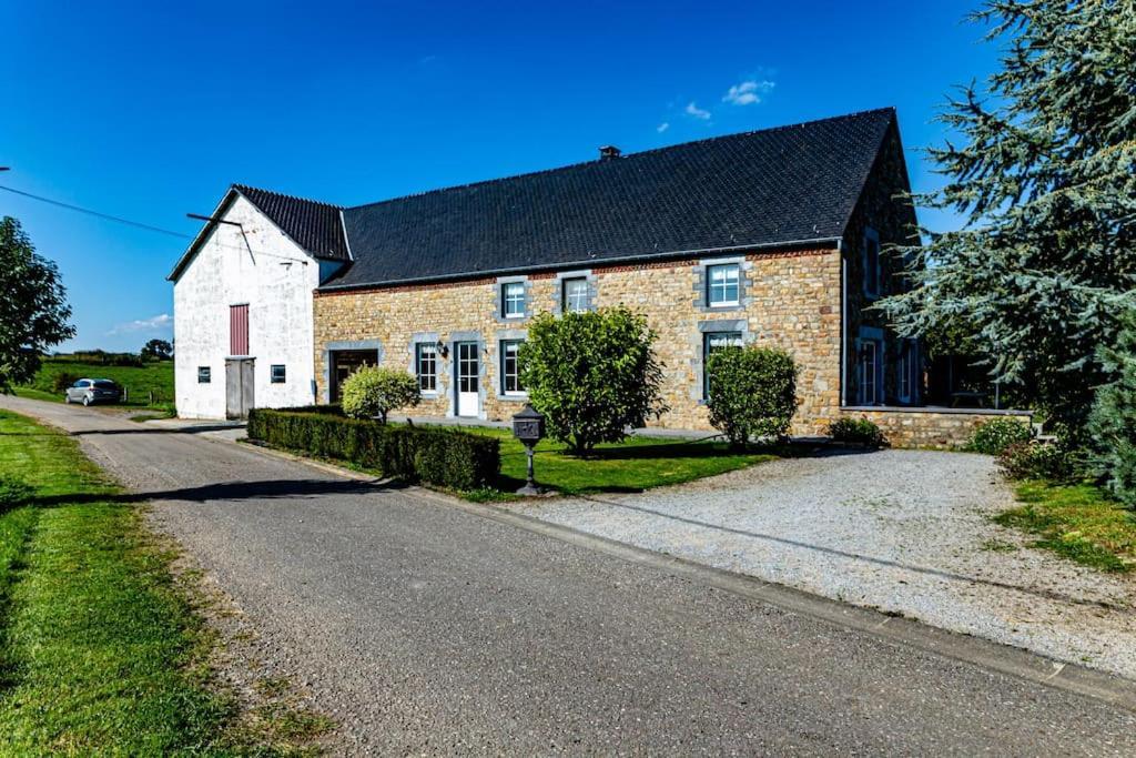 Gite La Dame Au Lit Gite A La Ferme Momignies Buitenkant foto