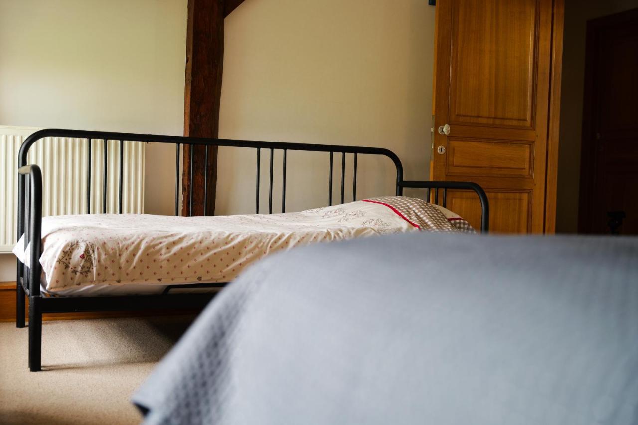 Gite La Dame Au Lit Gite A La Ferme Momignies Buitenkant foto