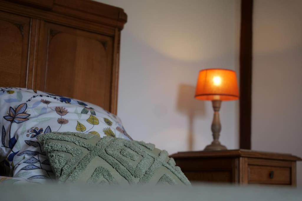 Gite La Dame Au Lit Gite A La Ferme Momignies Buitenkant foto