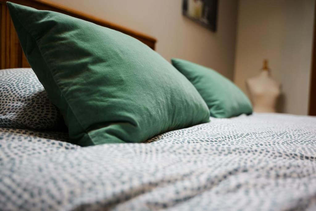Gite La Dame Au Lit Gite A La Ferme Momignies Buitenkant foto