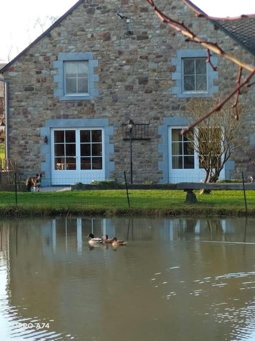 Gite La Dame Au Lit Gite A La Ferme Momignies Buitenkant foto